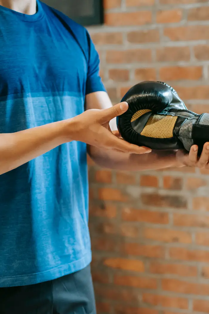 Un coach très bienveillant aux petits soins avec ses élèves